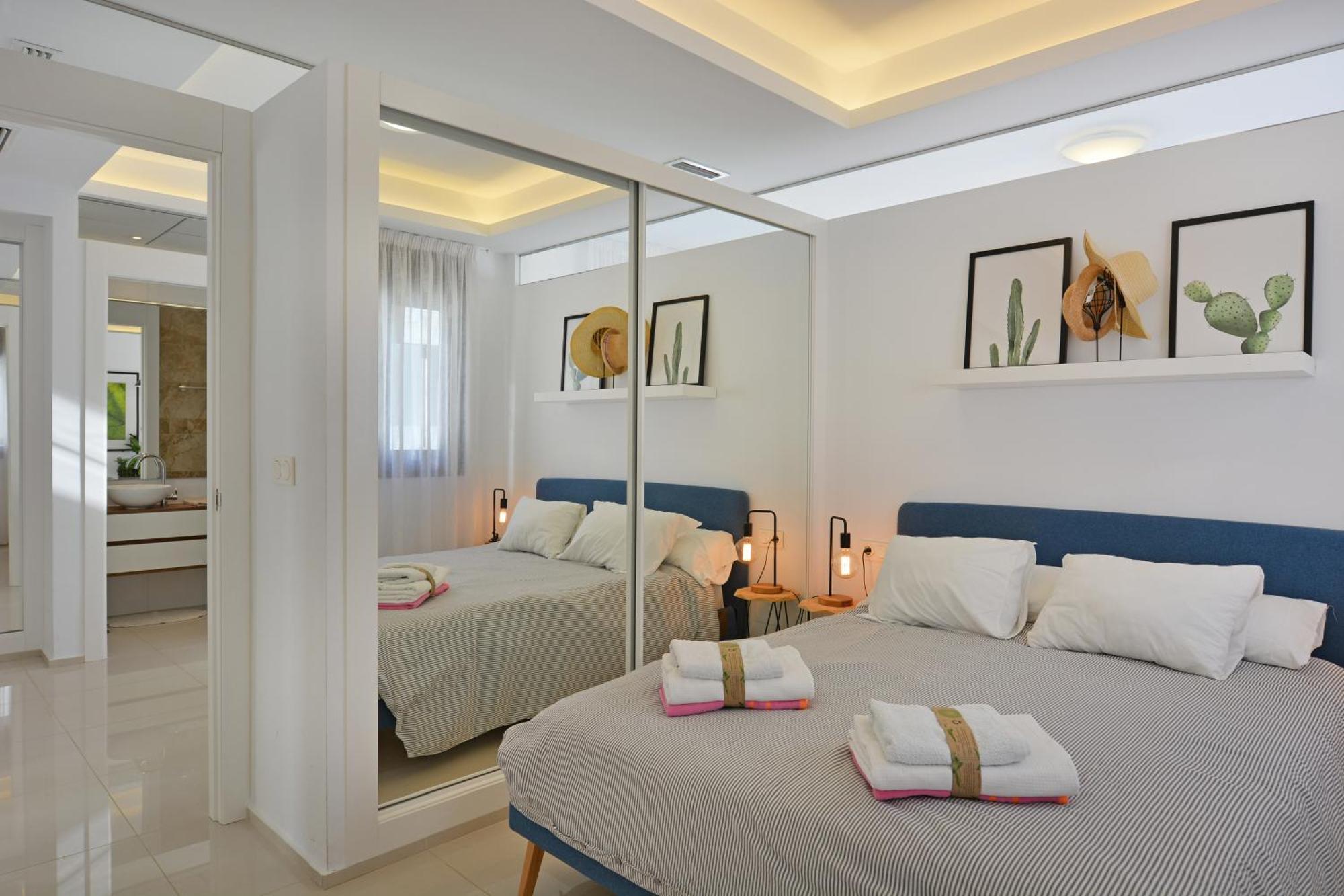 Beachfront Luxury Apartments By Nras Arenales del Sol Room photo