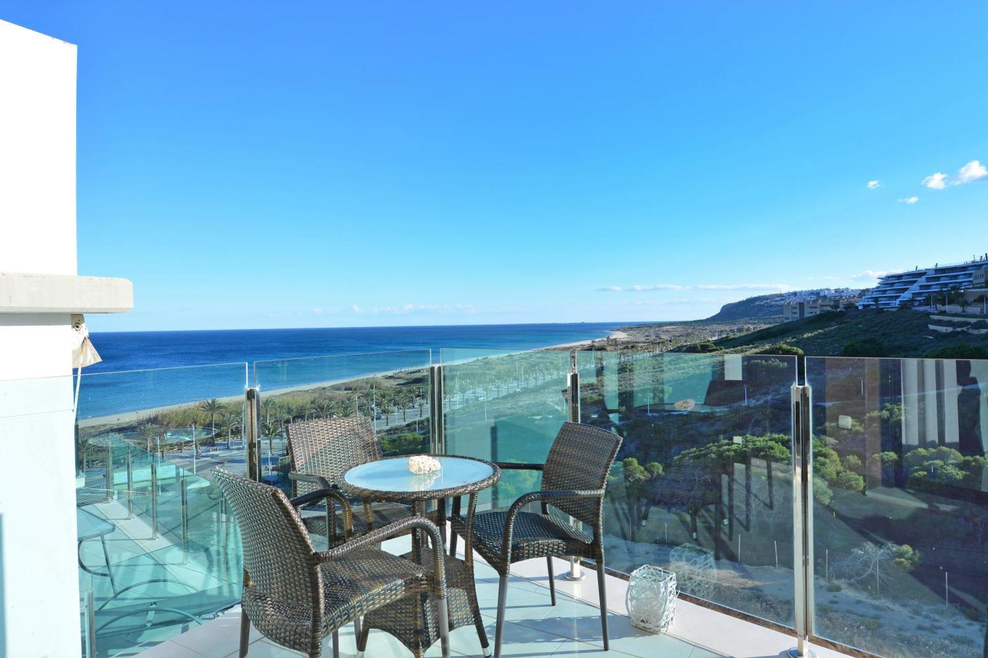 Beachfront Luxury Apartments By Nras Arenales del Sol Room photo