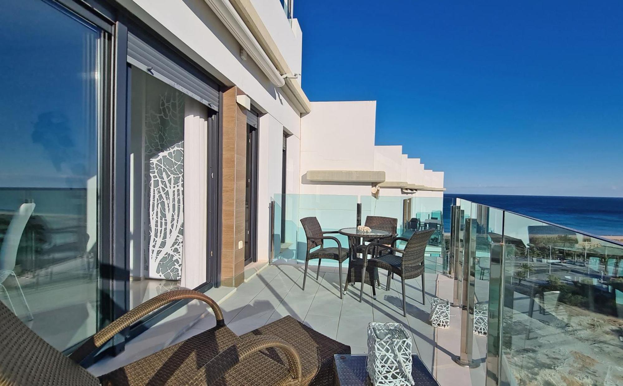Beachfront Luxury Apartments By Nras Arenales del Sol Room photo